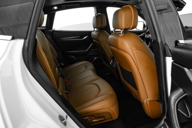 Used 2018 Maserati Levante image 31