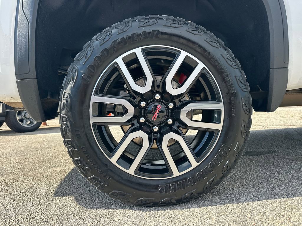 Used 2024 GMC Sierra 1500 AT4 w/ Technology Package image 18