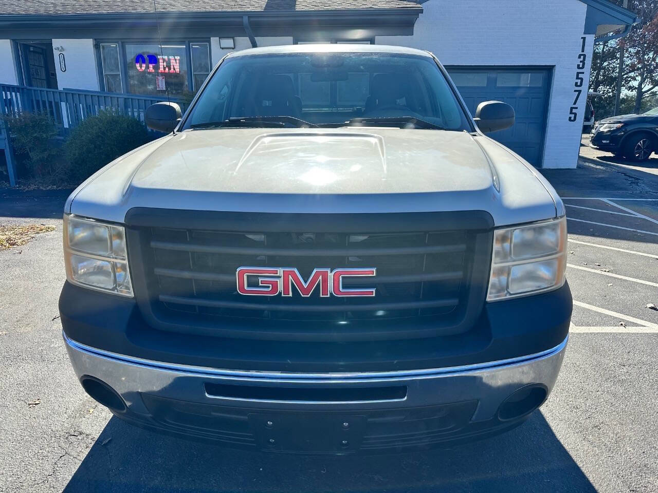 Used 2010 GMC Sierra 1500 W/T image 3