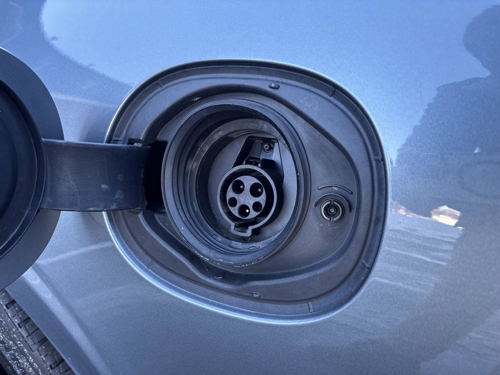 Used 2020 Volvo S90 T8 Inscription image 33