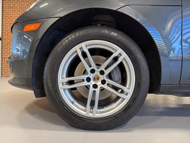 Used 2020 Porsche Macan image 42