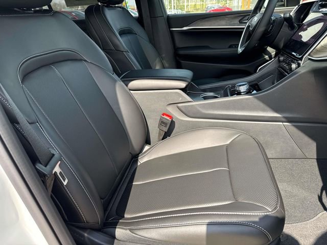 New 2025 Jeep Grand Cherokee L Limited w/ Luxury Tech Group II RWD image 27