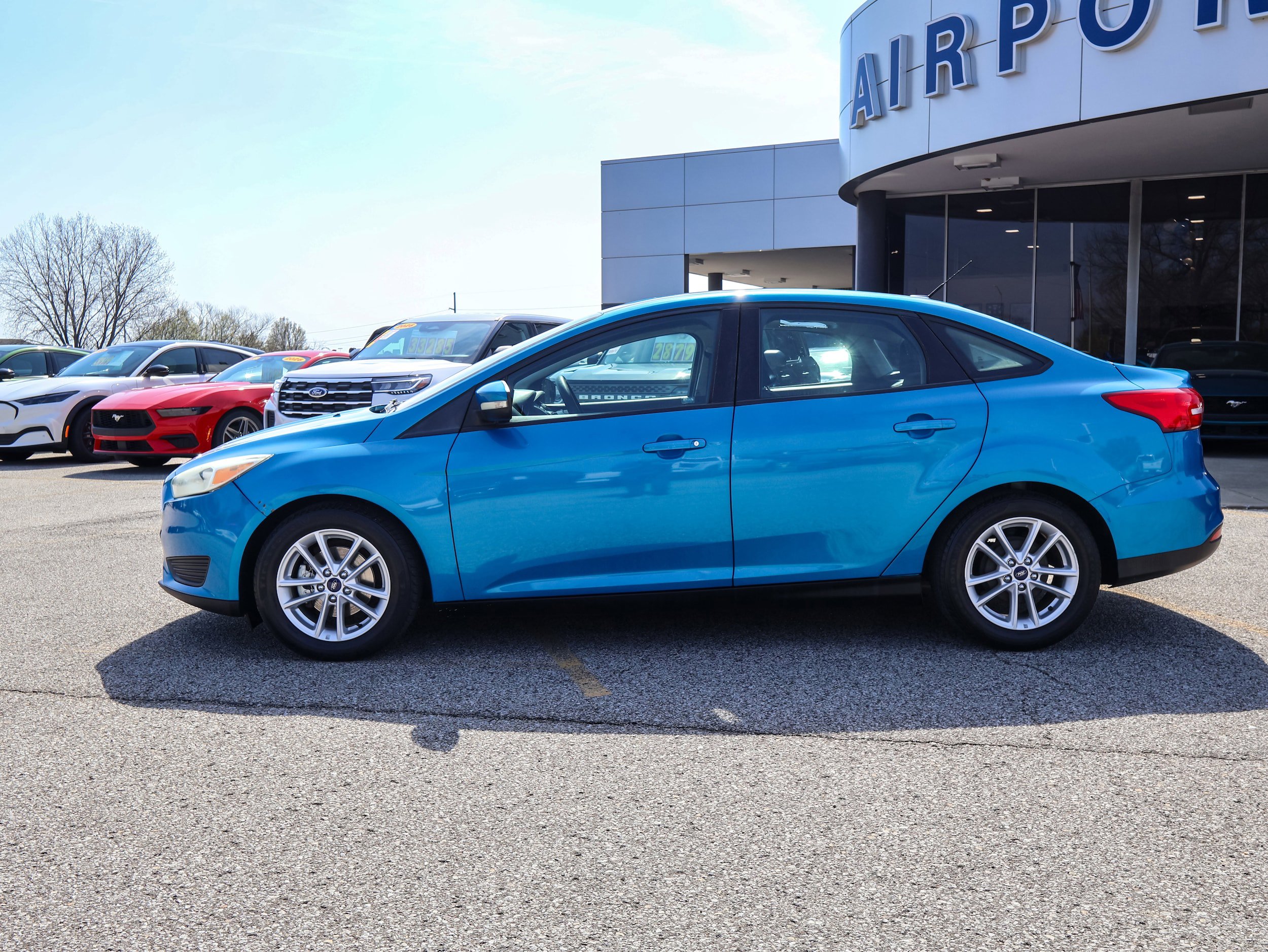 Used 2015 Ford Focus SE w/ Reverse Sensing Package image 2