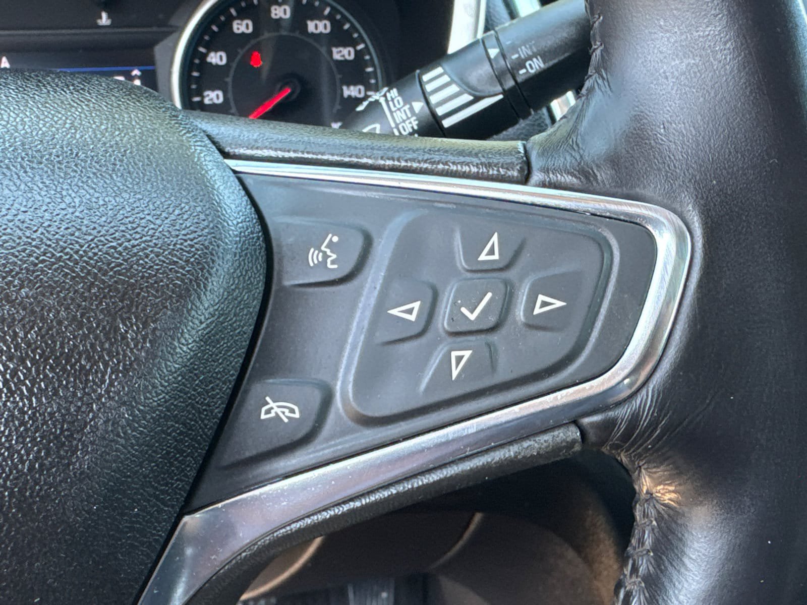 Used 2019 Chevrolet Equinox LT FWD image 32