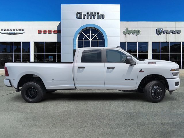 New 2026 RAM 3500 Big Horn AWD/4WD image 3