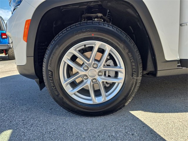 New 2025 Jeep Grand Cherokee Laredo X w/ Luxury Tech Group I image 30