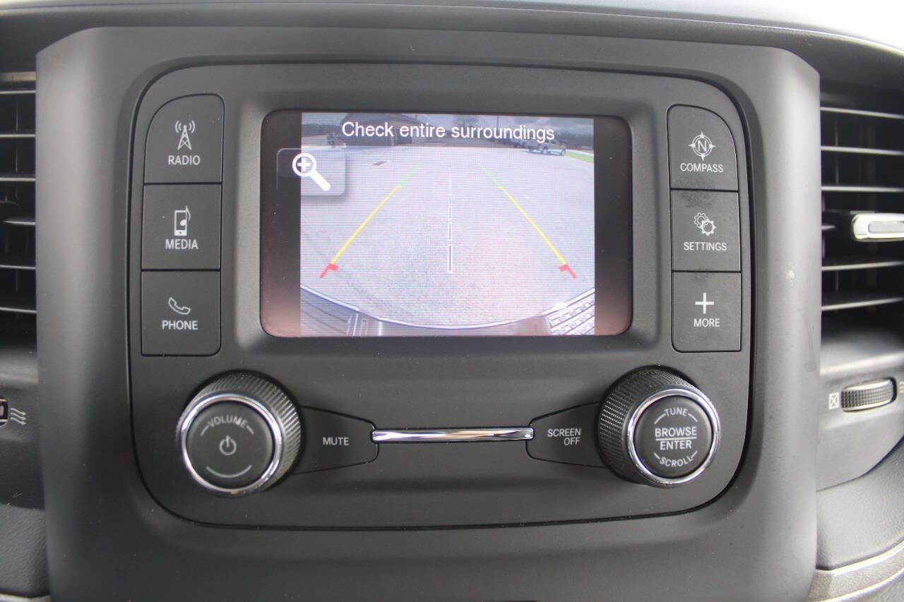 Used 2019 RAM 3500 Tradesman w/ Chrome Appearance Group image 33