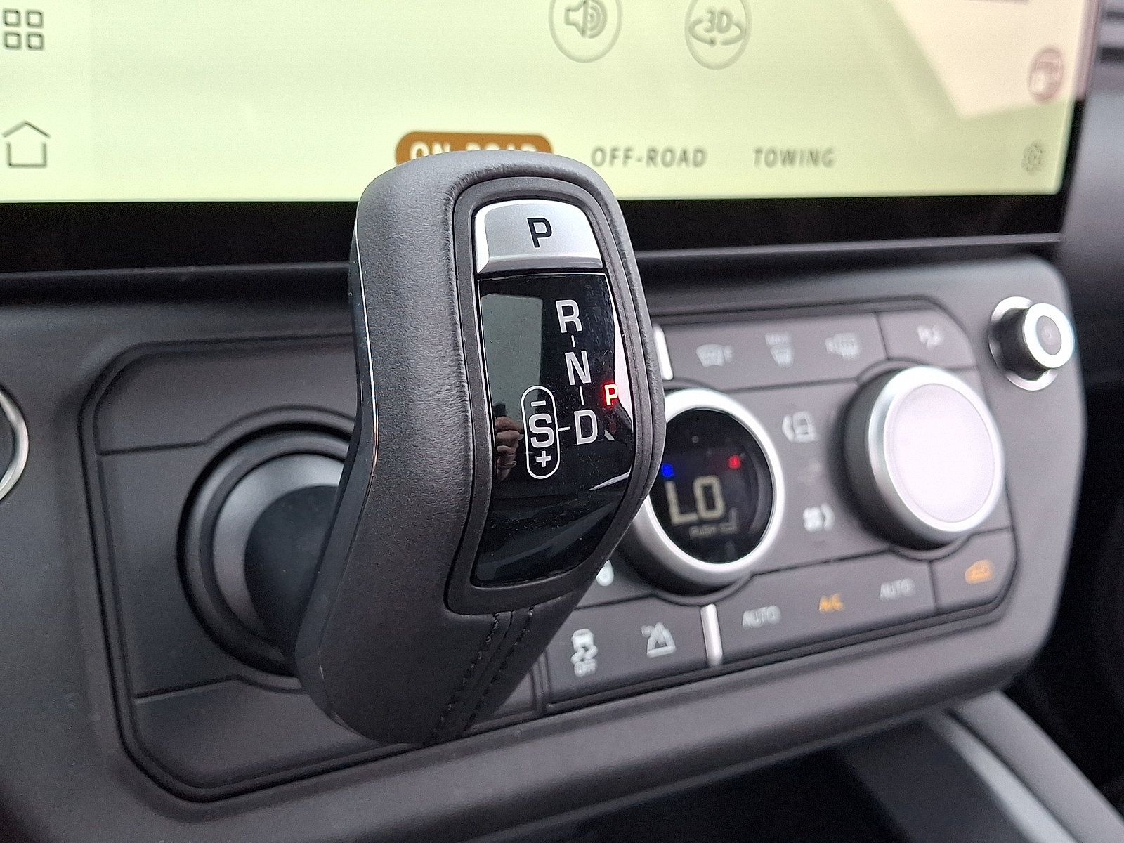 New 2026 Land Rover Defender 110 S AWD/4WD image 17