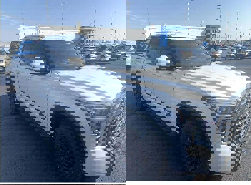 Used 2024 Toyota Tundra Platinum w/ TRD Off-Road Package image 4