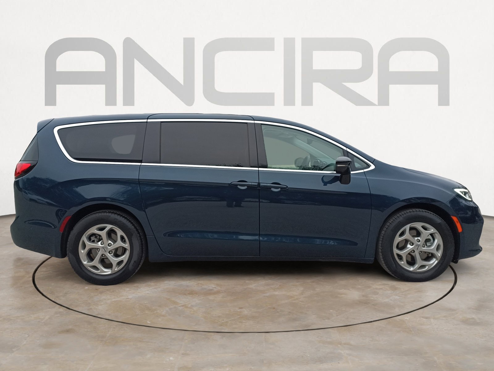Used 2024 Chrysler Pacifica Limited image 11
