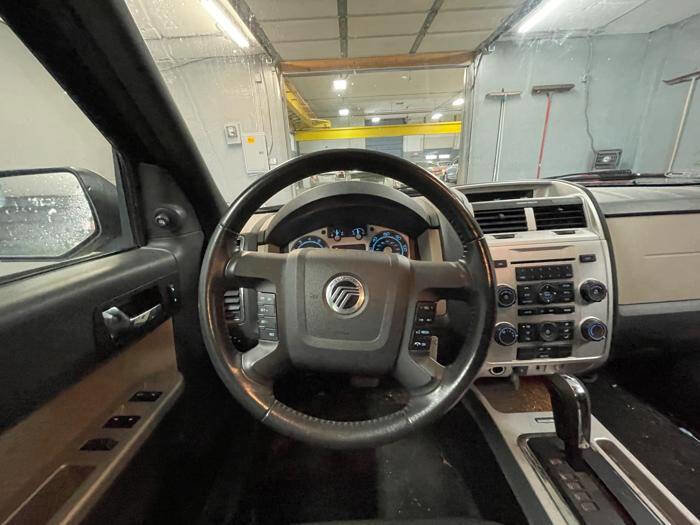 Used 2010 Mercury Mariner 4WD image 34