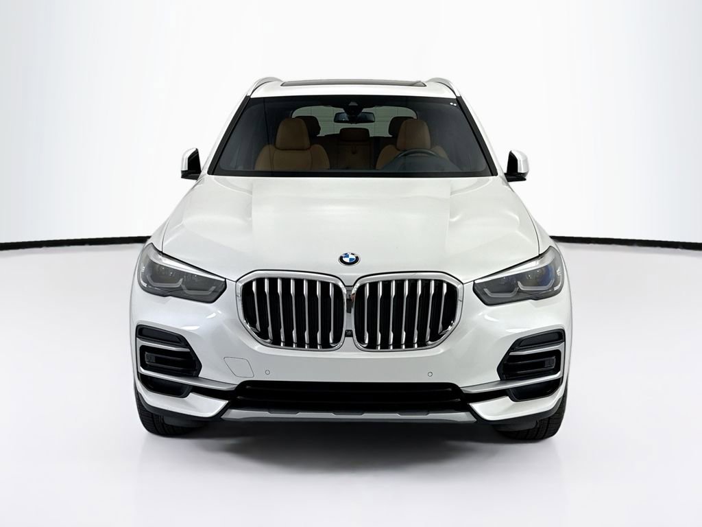 Used 2023 BMW X5 xDrive40i w/ Premium Package AWD/4WD image 2