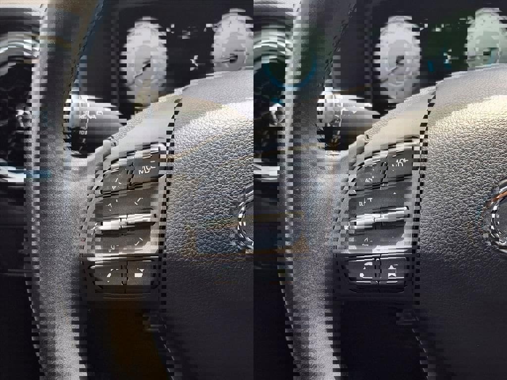 Used 2022 Hyundai Kona Limited w/ Winter Weather Package image 21