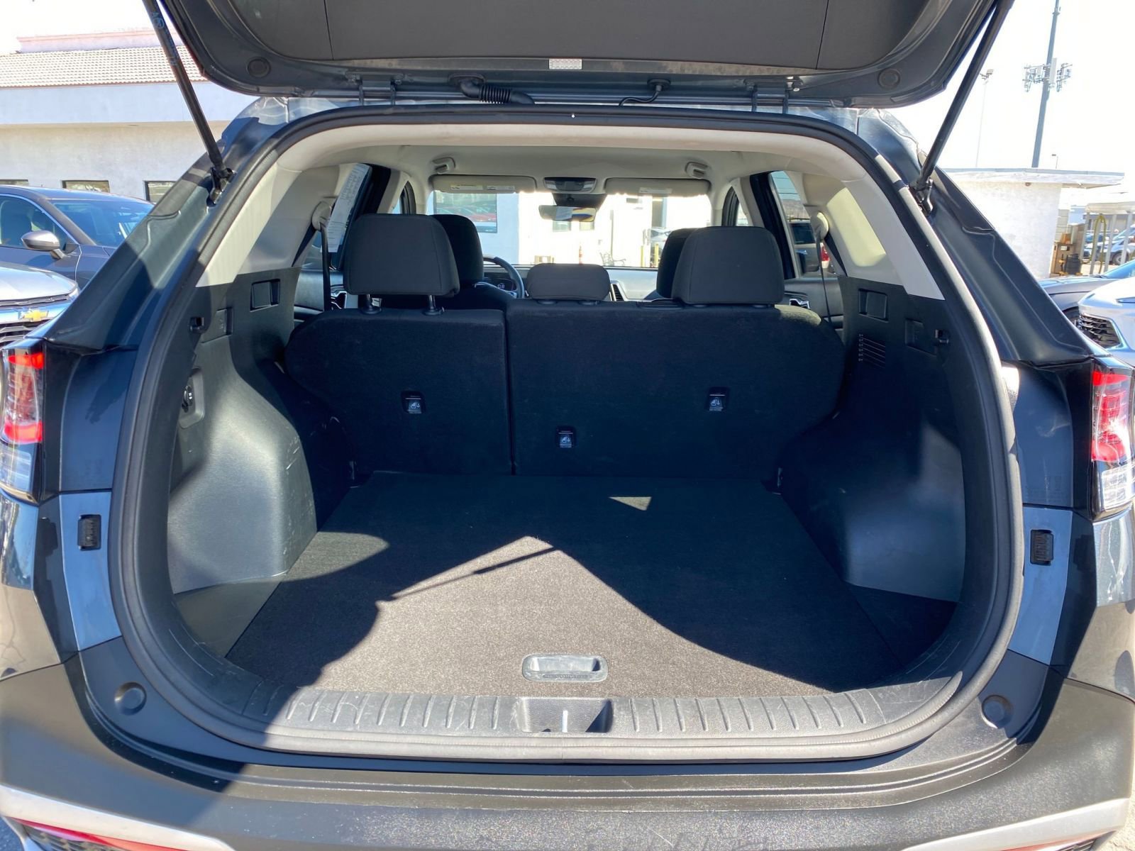 Used 2025 Kia Sportage LX image 31