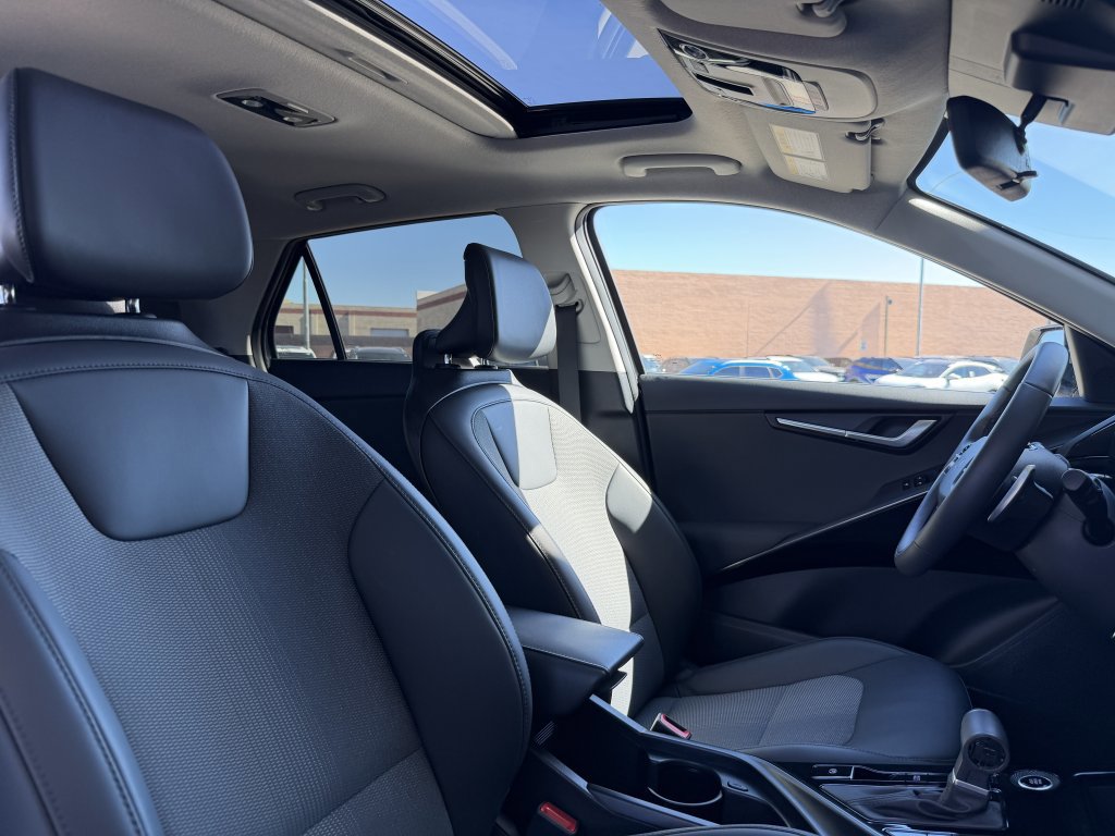Used 2023 Kia Niro EX Touring image 41