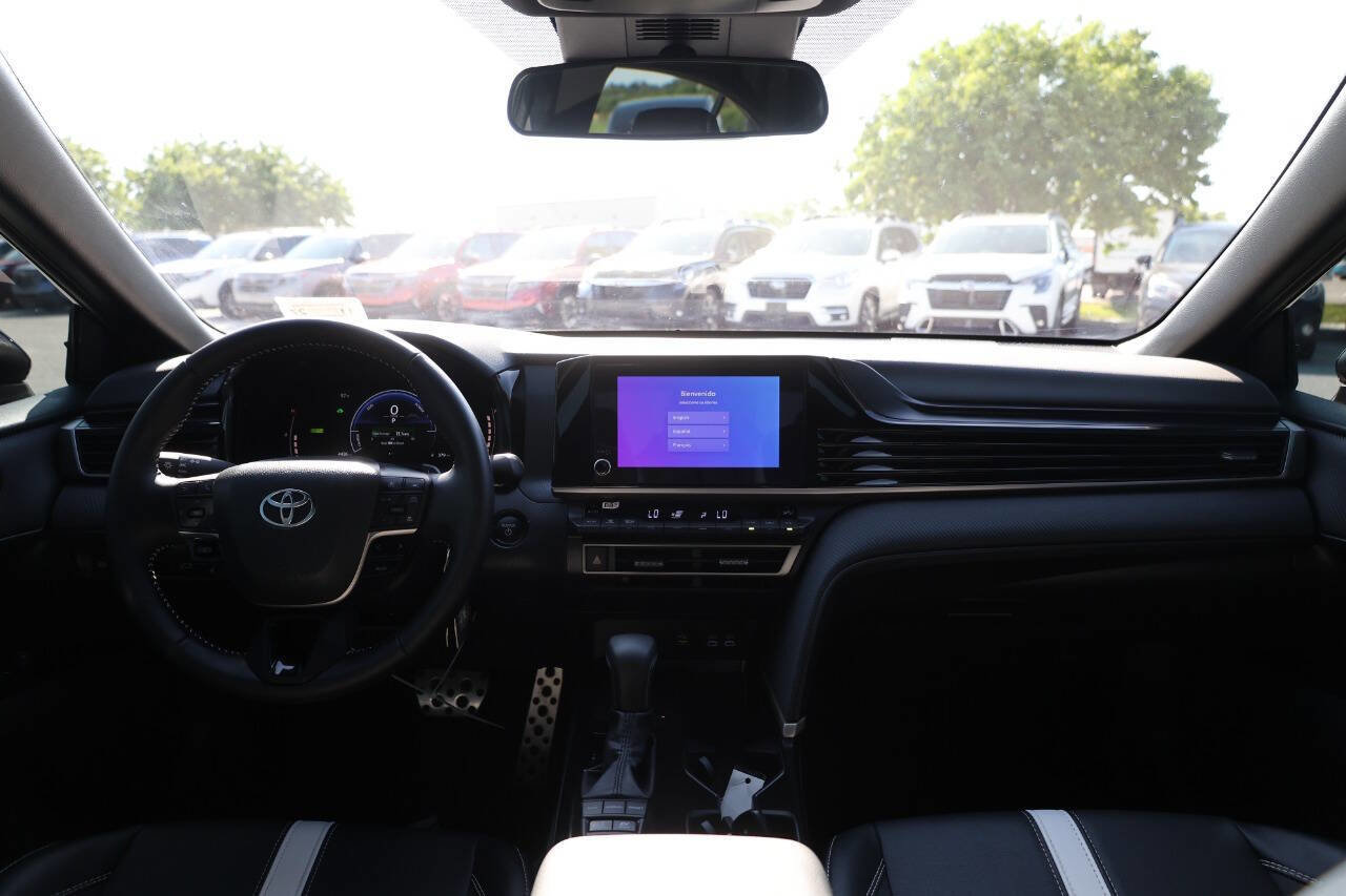 Used 2026 Toyota Camry SE FWD image 14