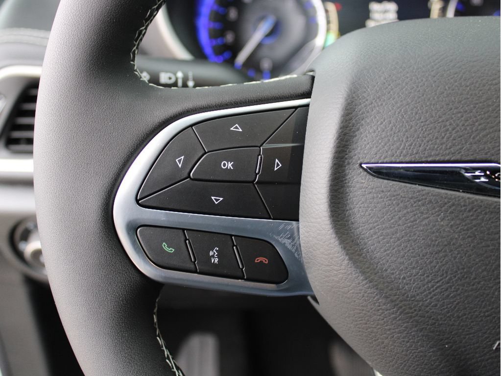 New 2026 Chrysler Pacifica Select AWD/4WD image 16