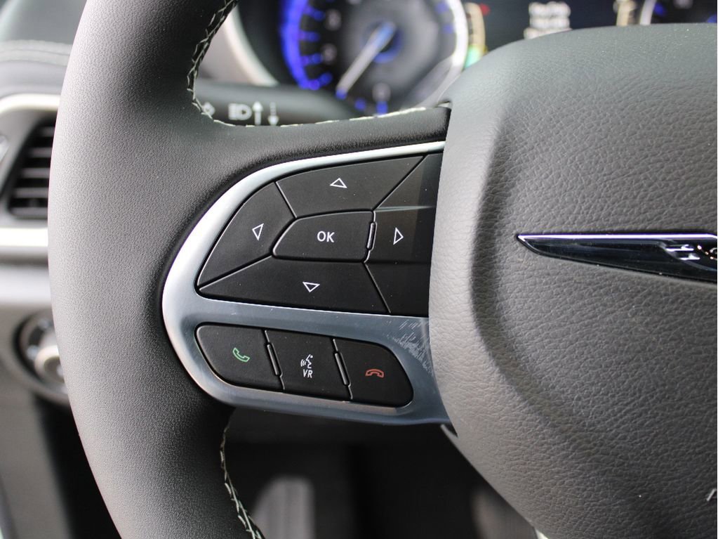 New 2026 Chrysler Pacifica Select image 16