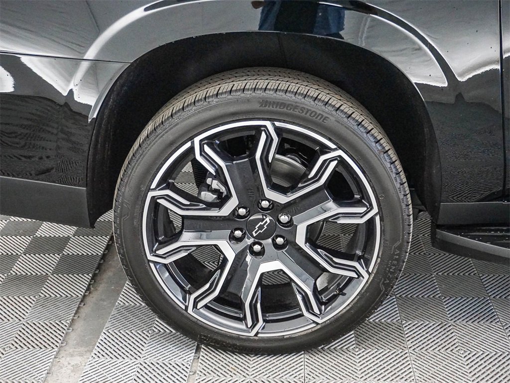 New 2026 Chevrolet Suburban RST w/ RST Capability Package image 10