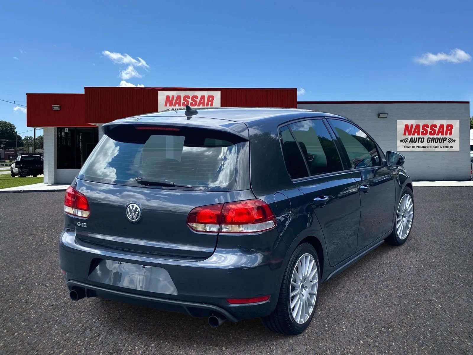 Used 2010 Volkswagen GTI 4-Door FWD image 4