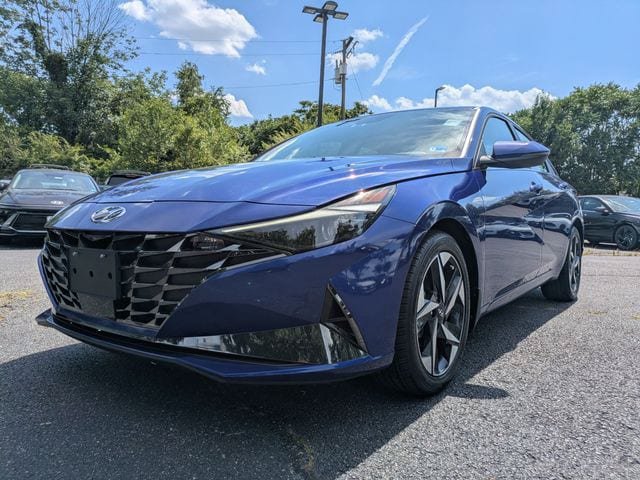 Certified 2023 Hyundai Elantra Limited FWD image 8