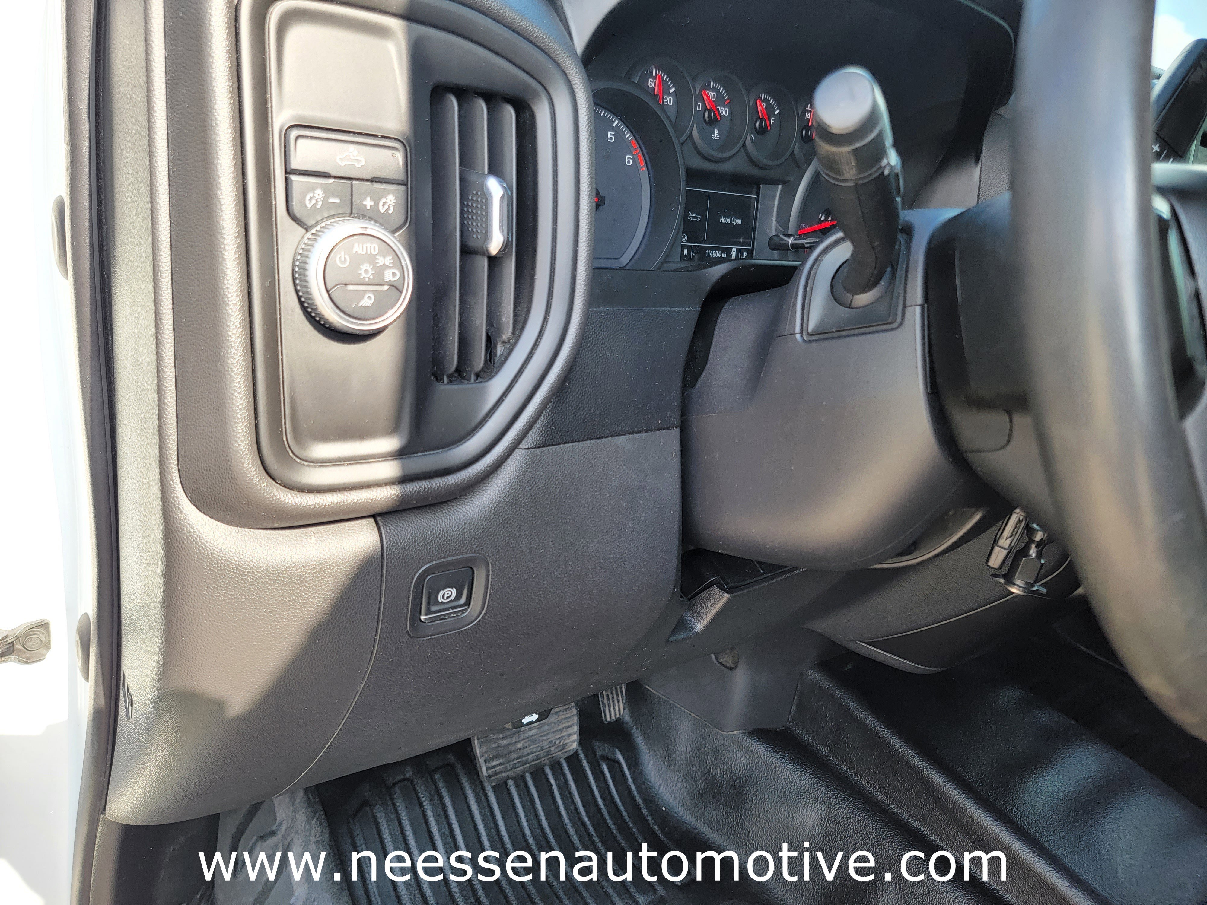 Used 2020 GMC Sierra 1500 2WD Crew Cab w/ Sierra Value Package image 17