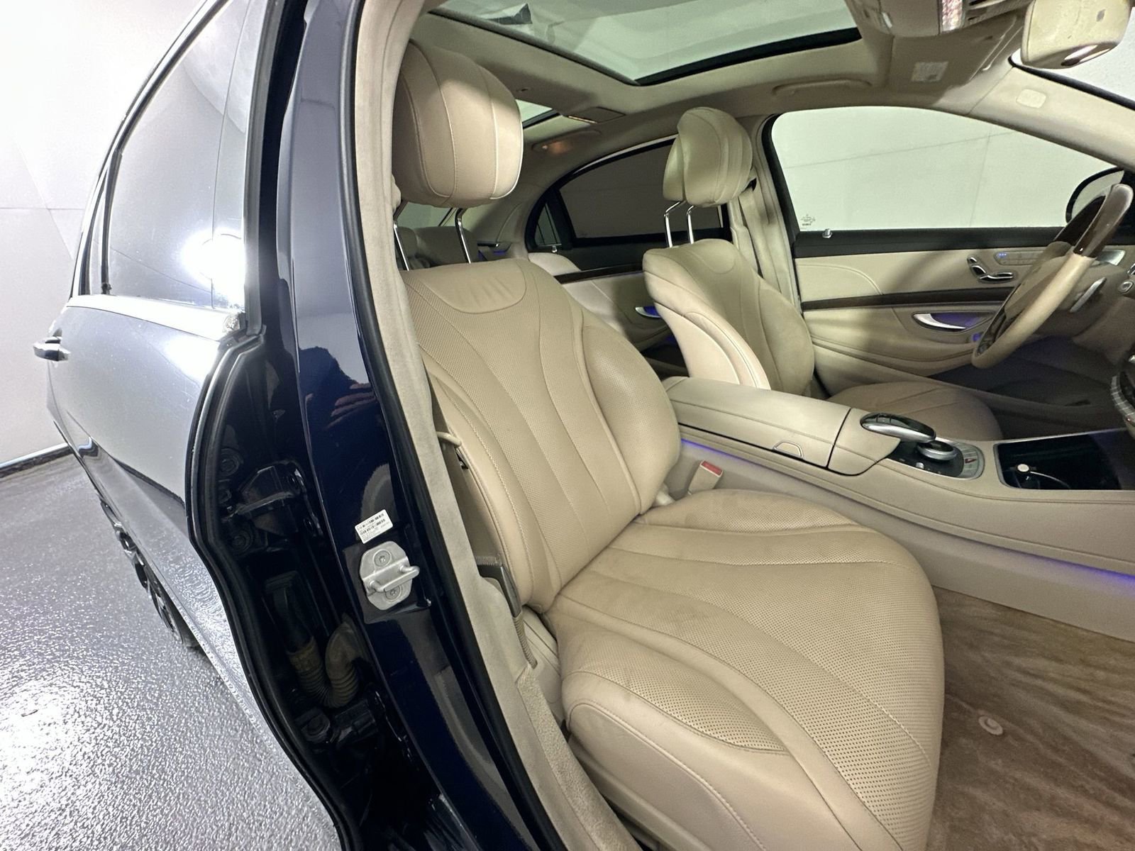 Used 2017 Mercedes-Benz S 550 4MATIC Sedan image 27