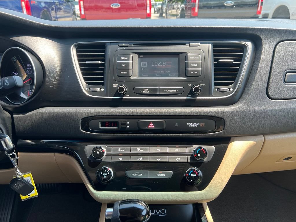 Used 2015 Kia Sedona LX w/ LX Convenience Package FWD image 24