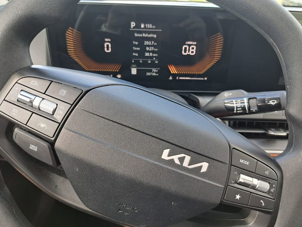 Used 2025 Kia K4 LXS image 12