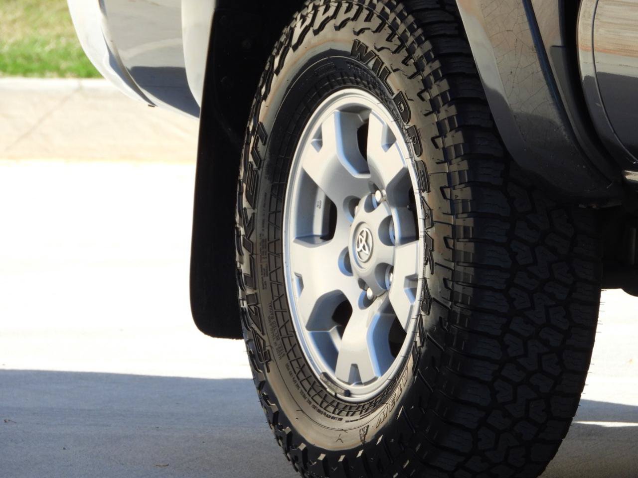 Used 2011 Toyota Tacoma PreRunner w/ SR5 Pkg #2 RWD image 10
