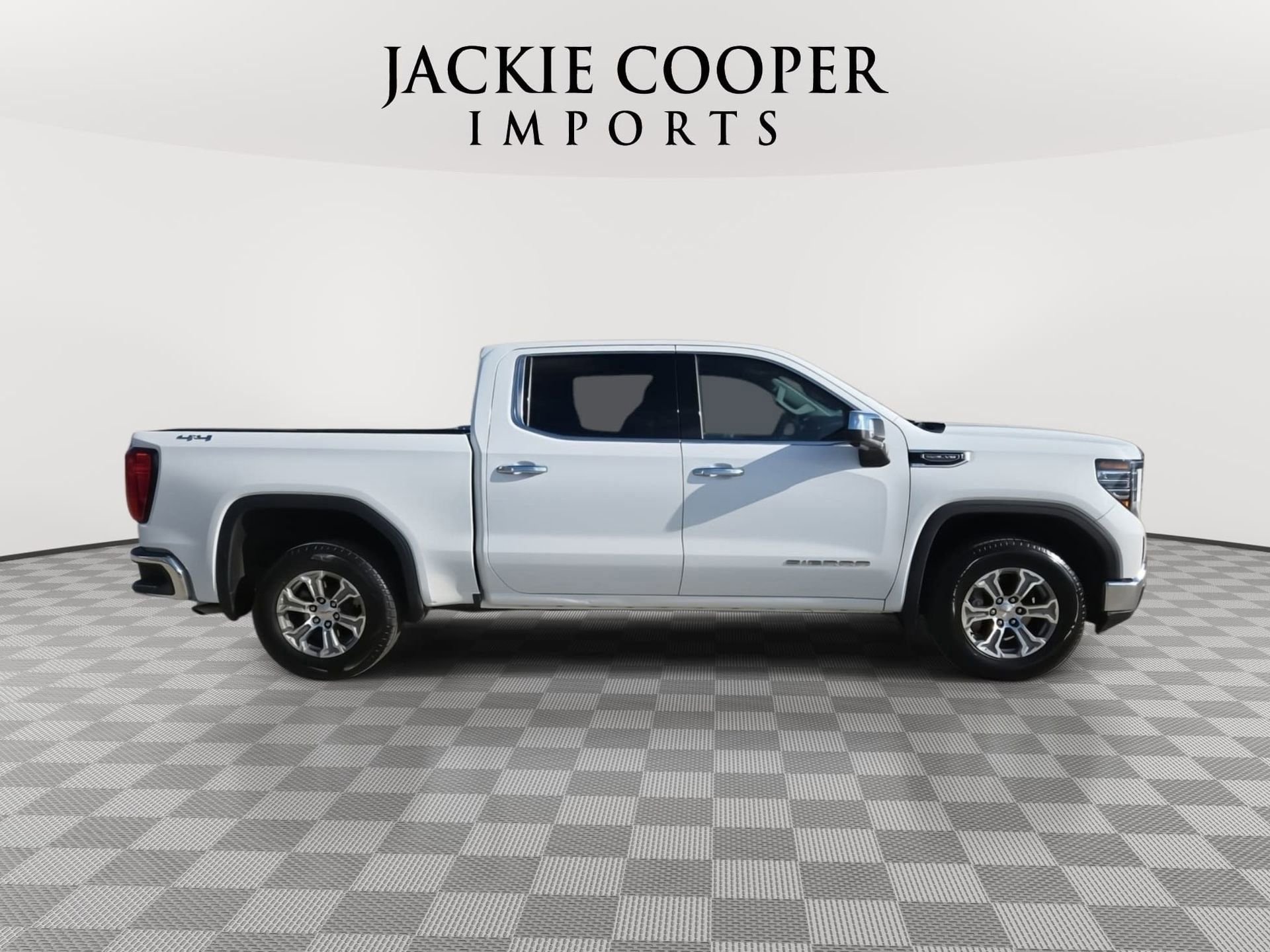 Used 2024 GMC Sierra 1500 SLT AWD/4WD image 6