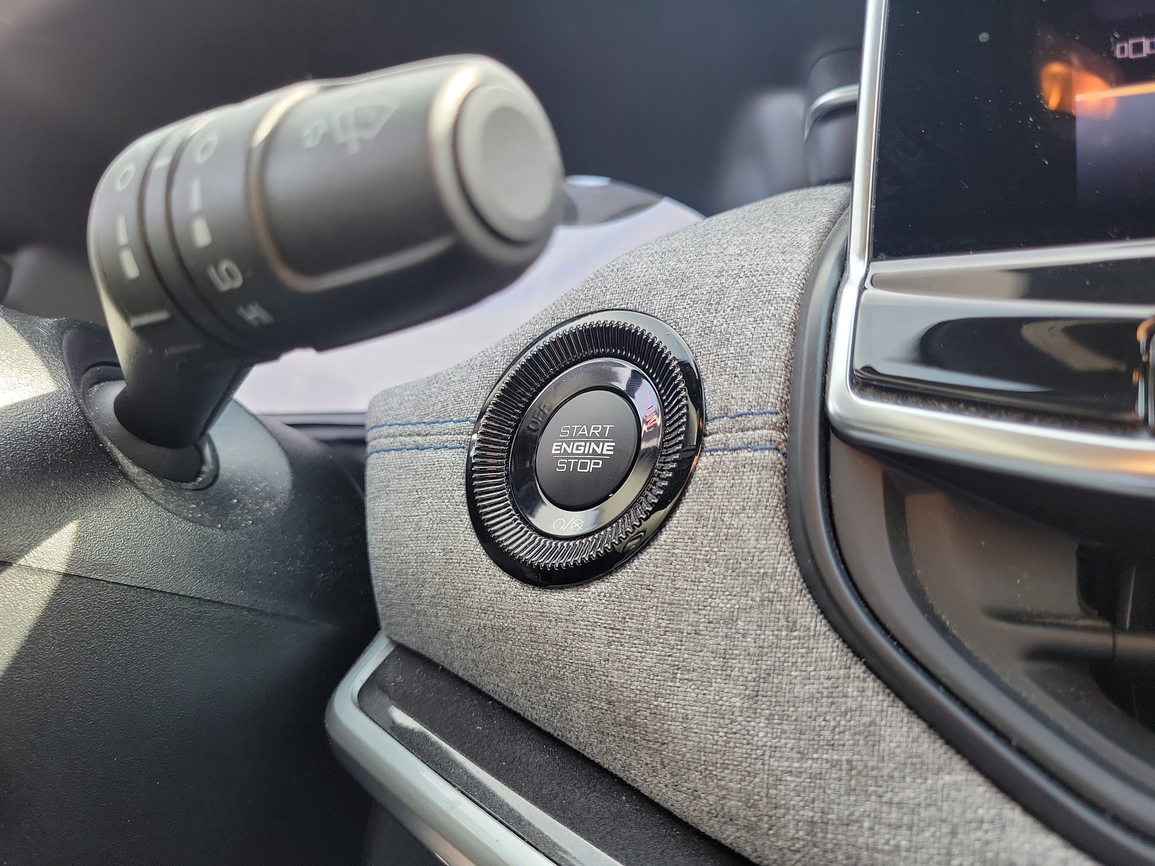 Used 2024 Jeep Compass Latitude image 30