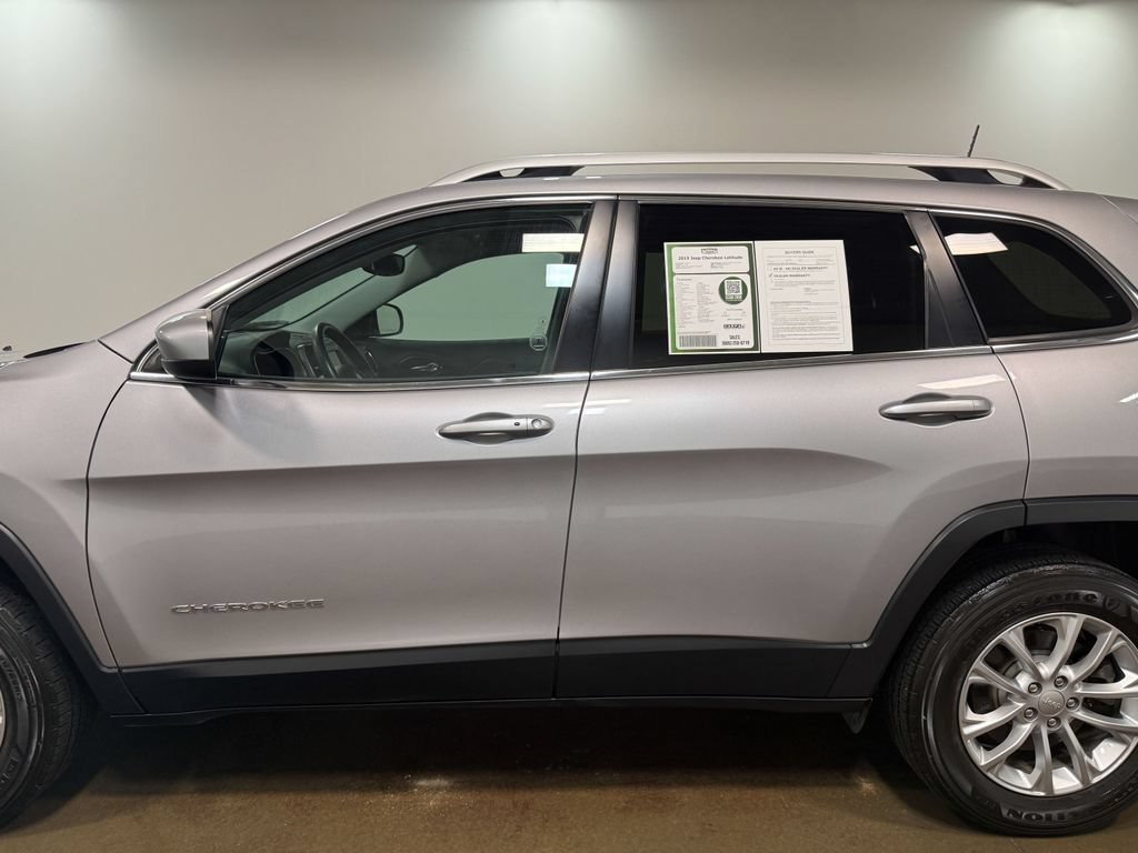 Used 2019 Jeep Cherokee Latitude w/ Comfort & Convenience Group AWD/4WD image 37