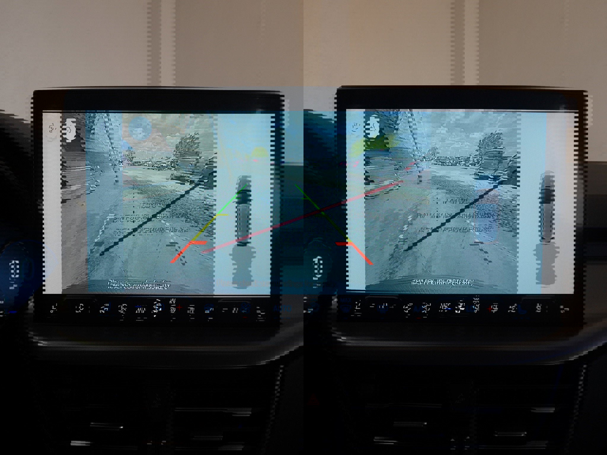 New 2025 Ford Escape Active w/ Active Premium Tech Pack image 32