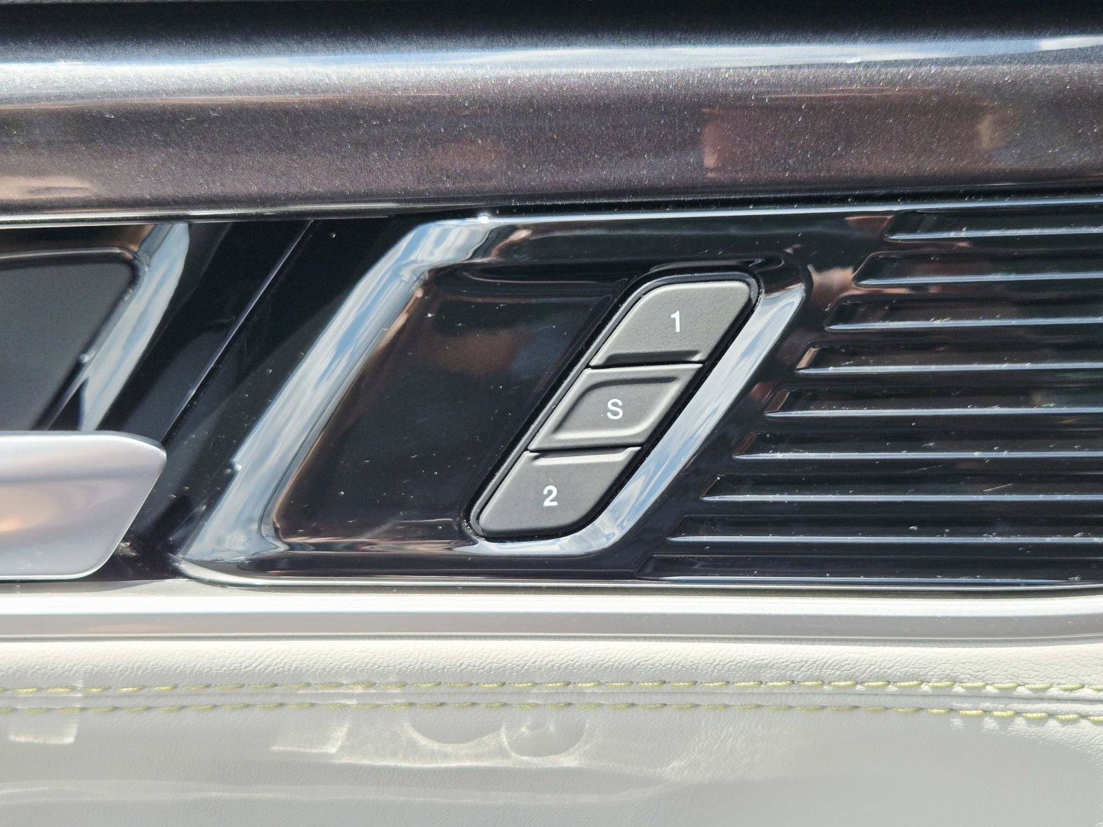 Used 2024 Jeep Wagoneer 4WD w/ Premium Group I image 42