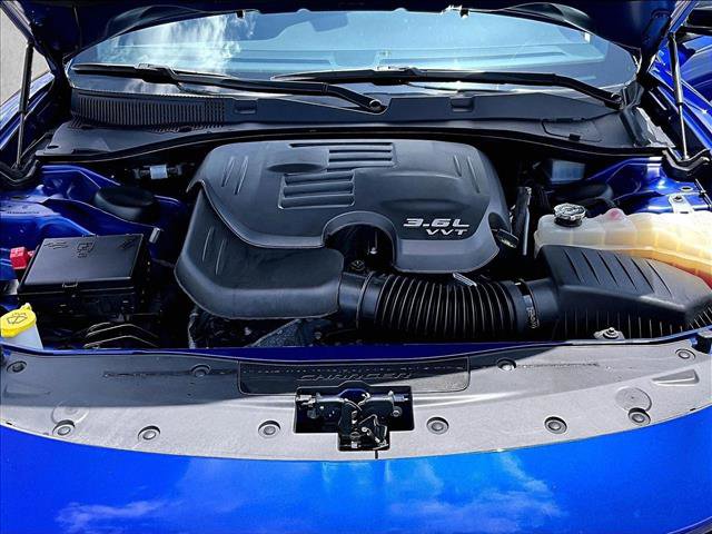 Used 2022 Dodge Charger SXT w/ Blacktop Package RWD image 11