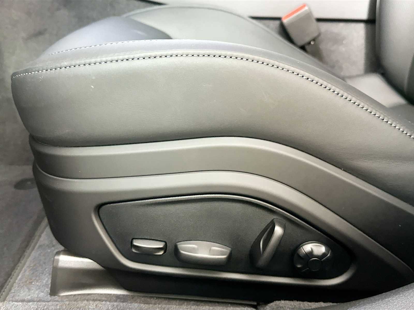 New 2025 Porsche Panamera 4 image 12