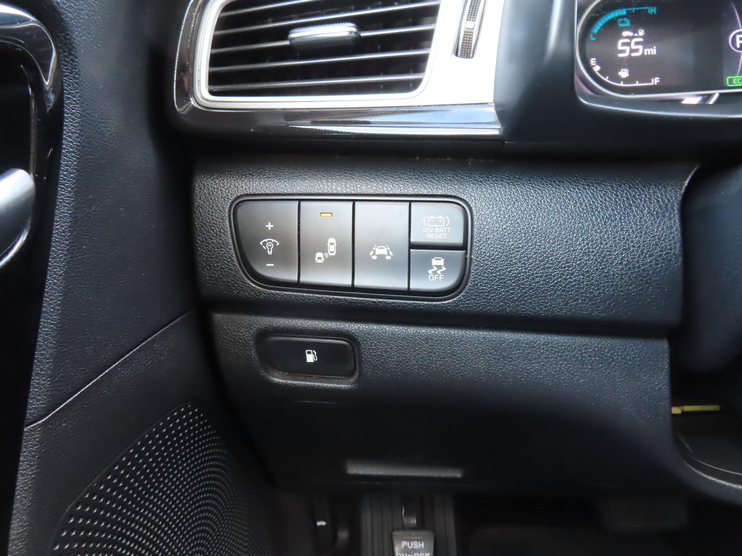 Used 2019 Kia Niro EX image 16