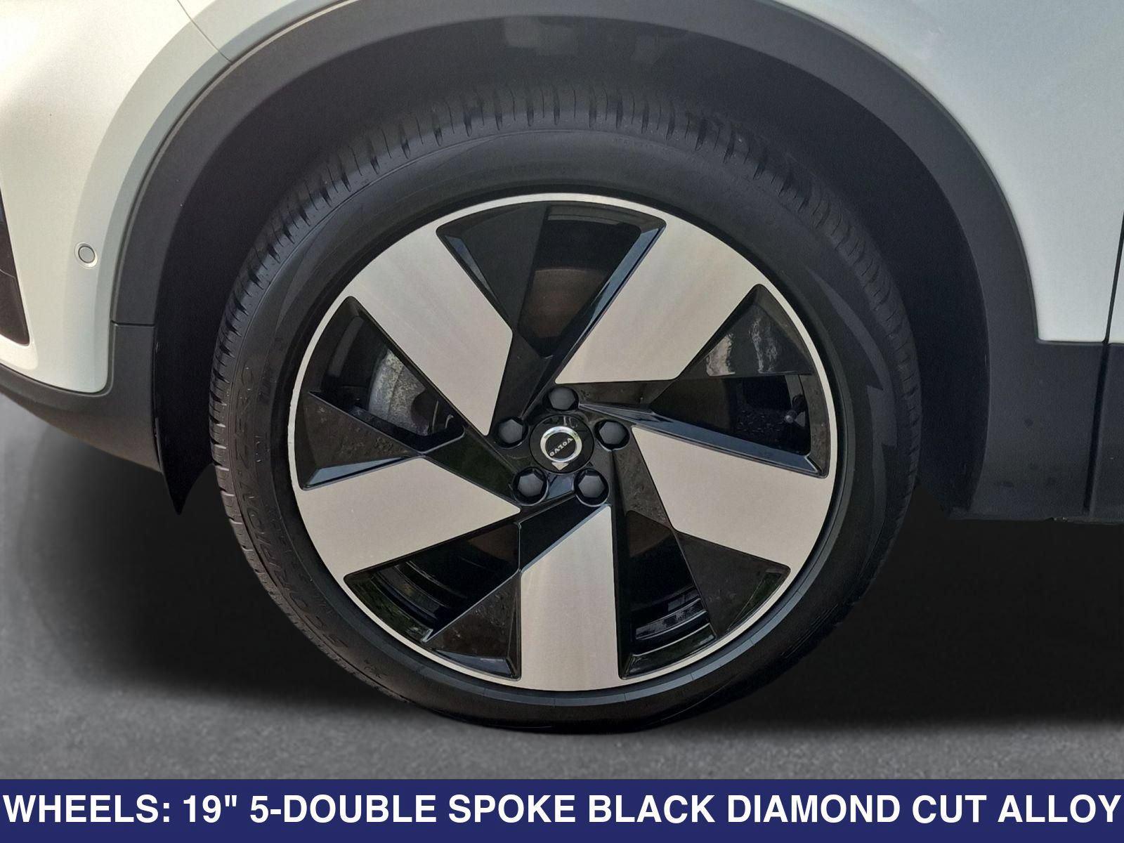Used 2023 Volvo XC40 Recharge Plus AWD/4WD image 25