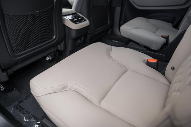 New 2026 Volvo XC90 B6 Plus w/ Protection Package Premier image 33