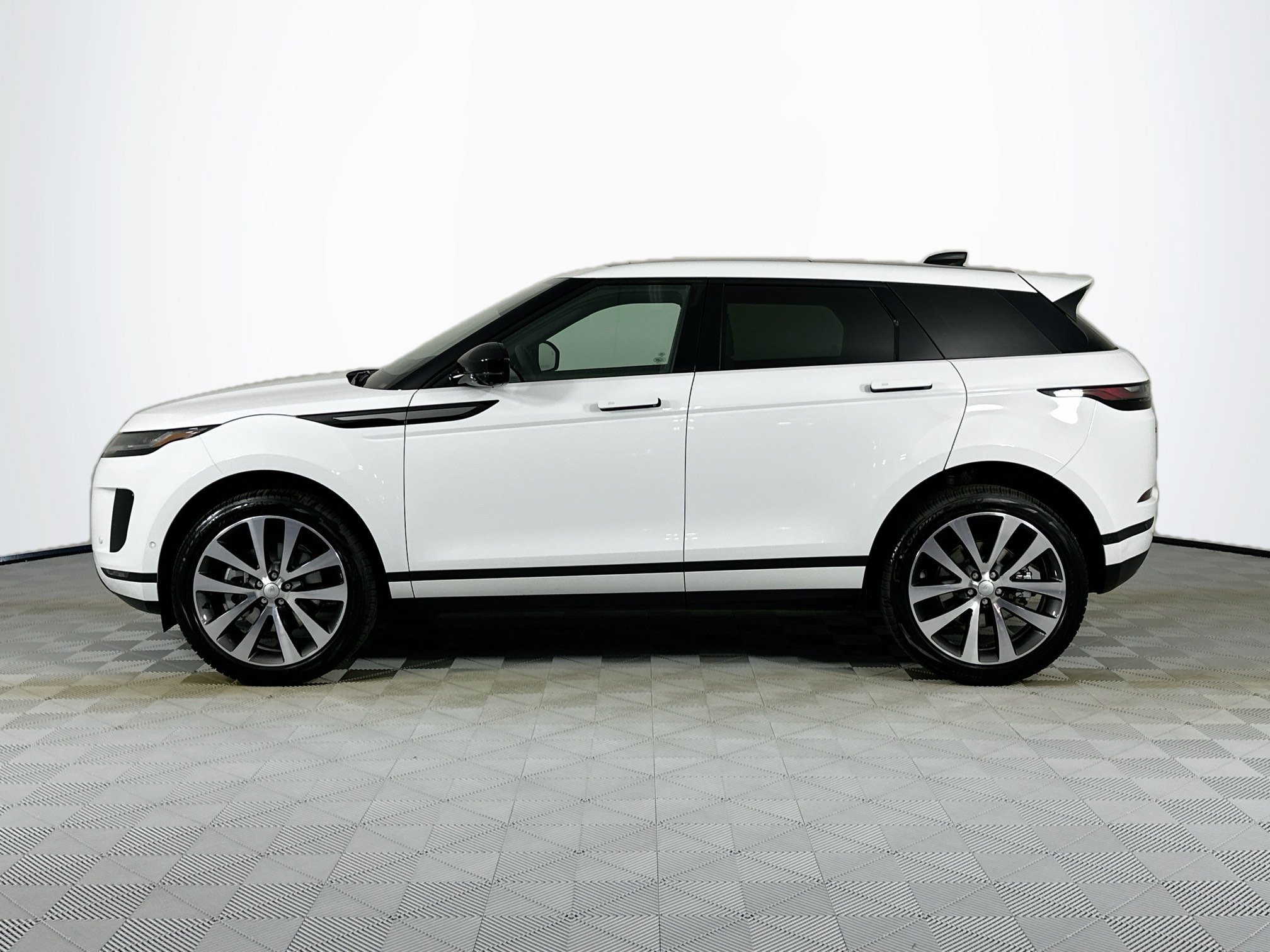 Used 2026 Land Rover Range Rover Evoque S AWD/4WD image 8