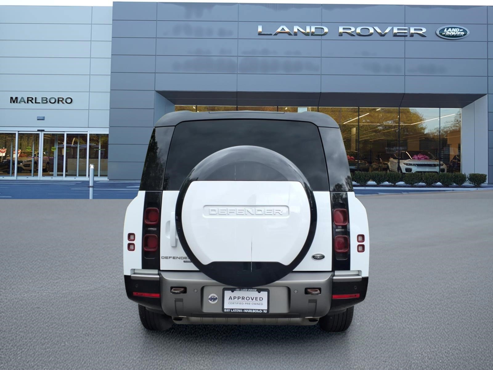 Certified 2023 Land Rover Defender 110 X-Dynamic SE AWD/4WD image 7