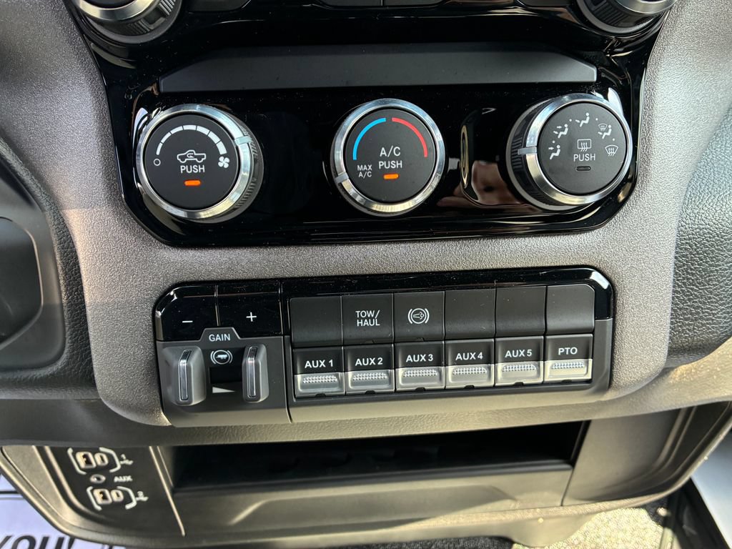 New 2026 RAM 3500 Tradesman w/ Chrome Appearance Group A AWD/4WD image 13