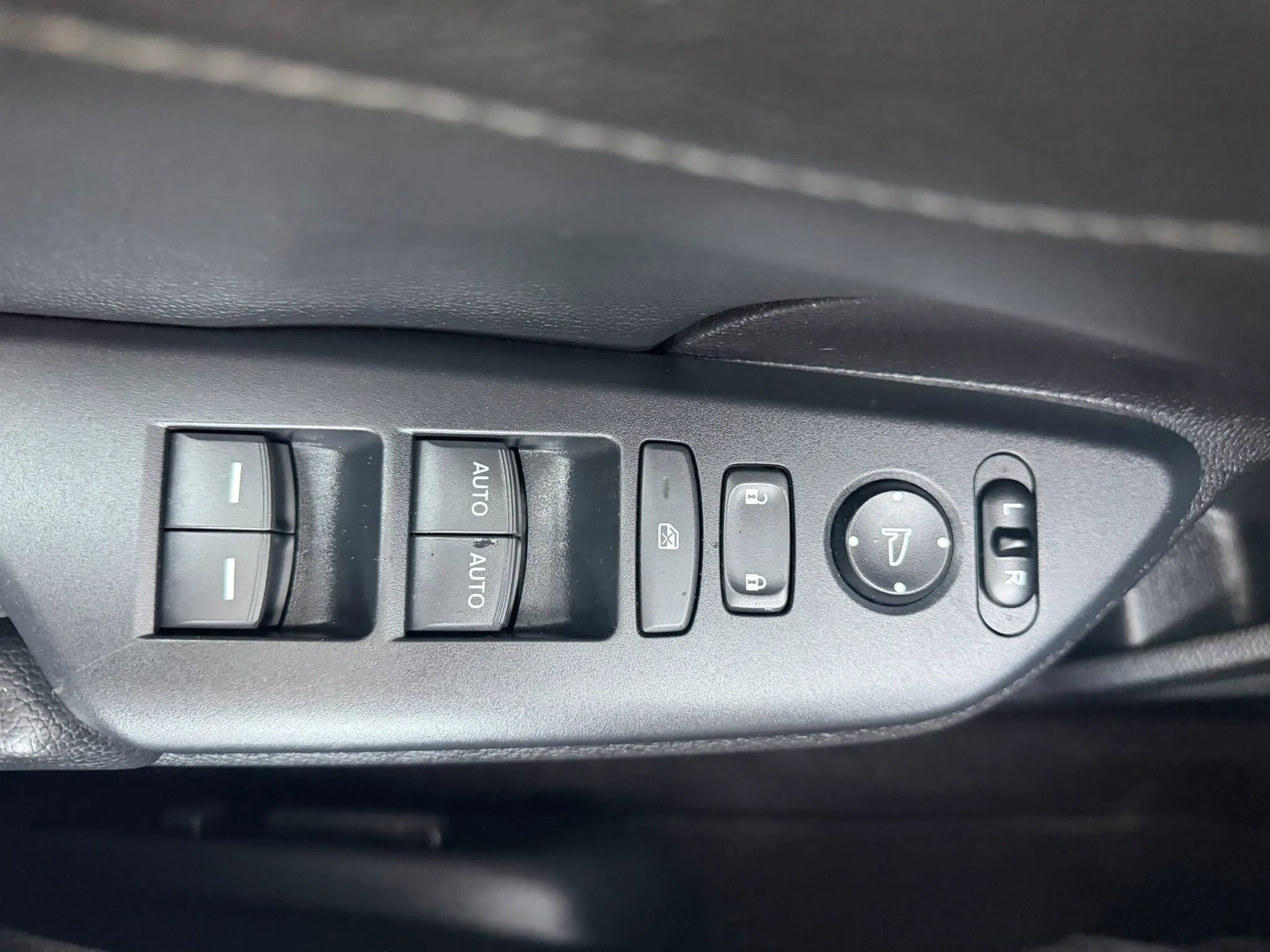 Used 2018 Honda Civic EX-L image 23