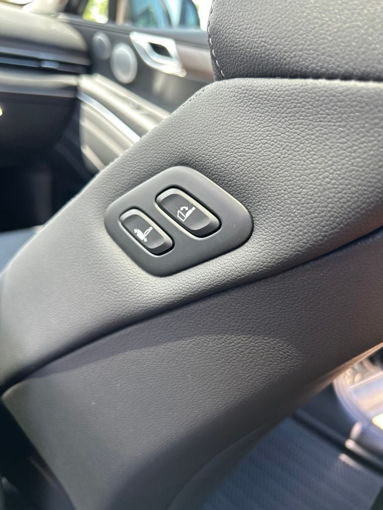 New 2026 Genesis GV80 2.5T Prestige AWD/4WD image 35
