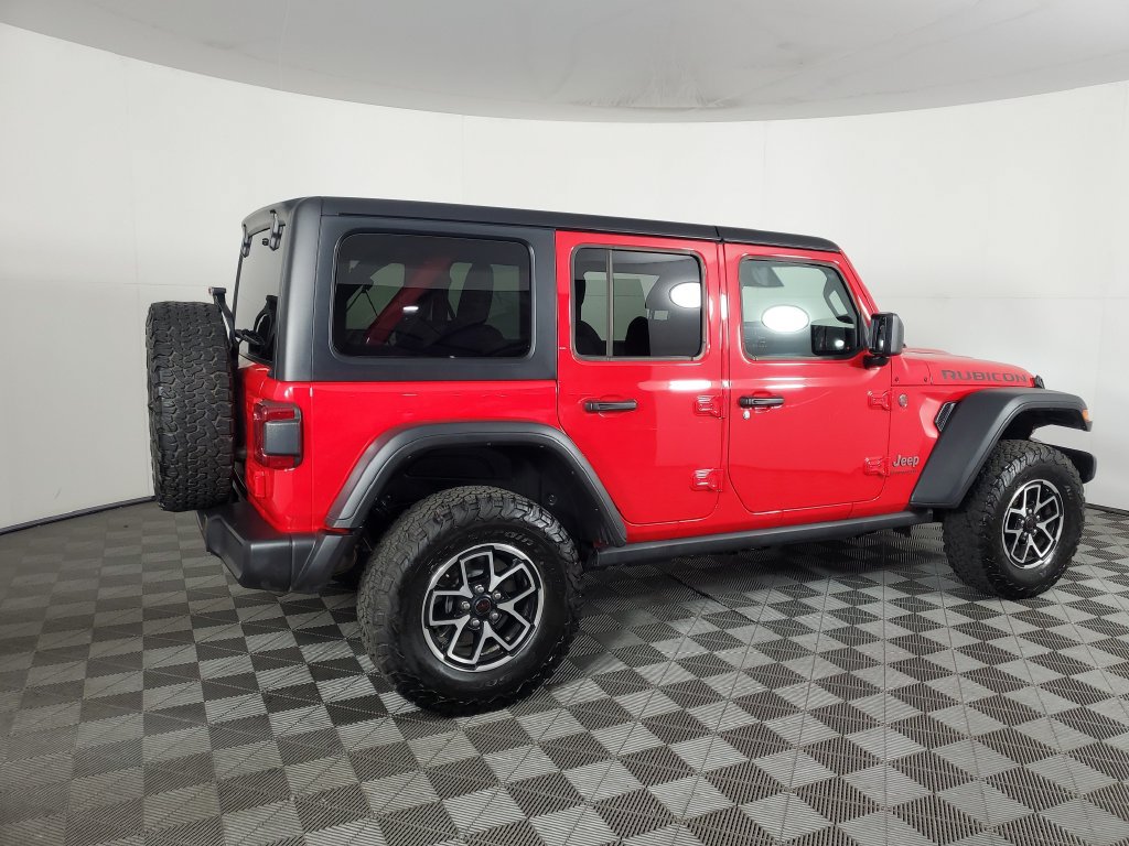 Used 2025 Jeep Wrangler Unlimited Rubicon w/ Convenience Group AWD/4WD image 4