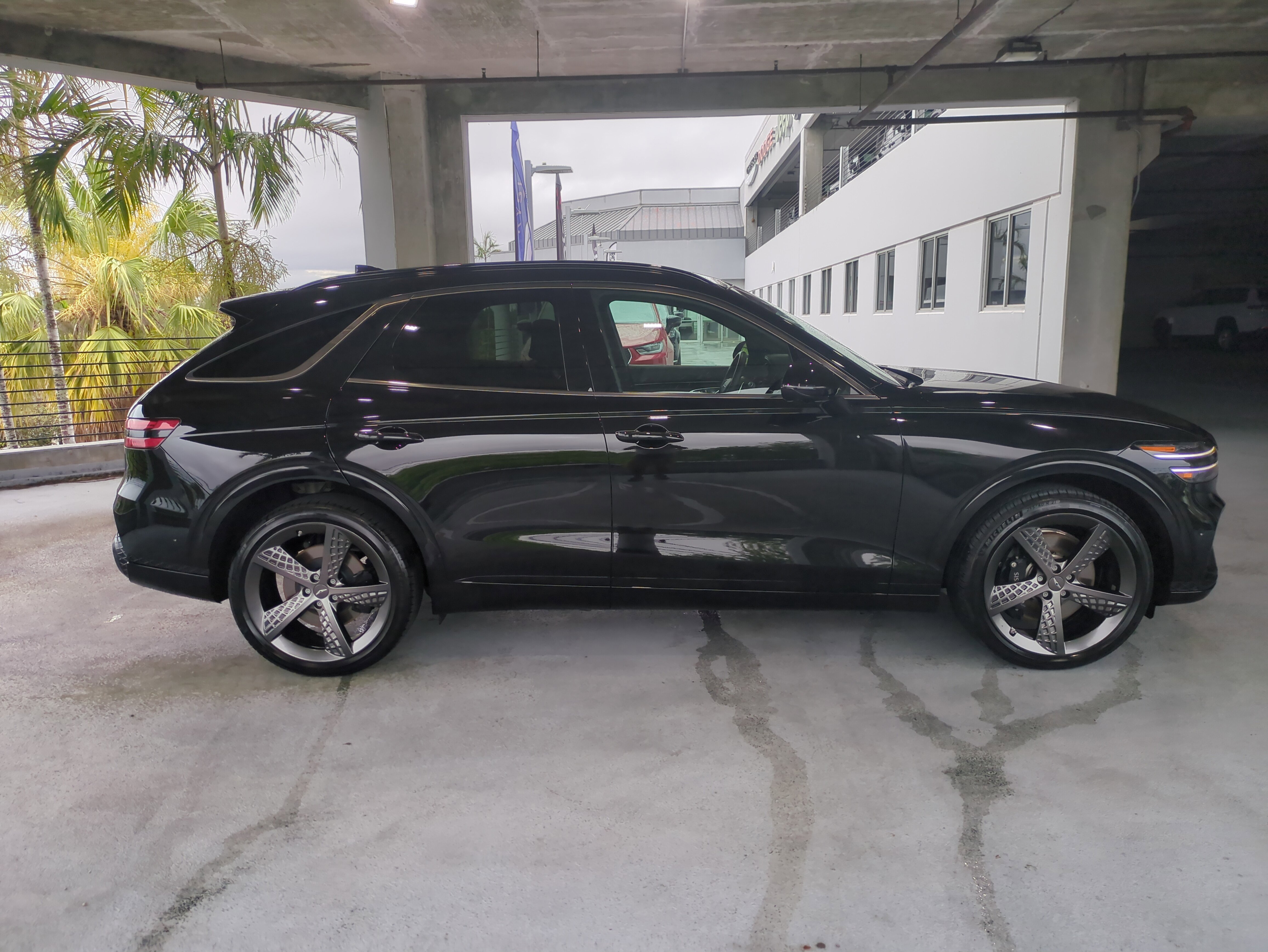 Used 2024 Genesis GV70 2.5T w/ Sport Prestige Package image 4