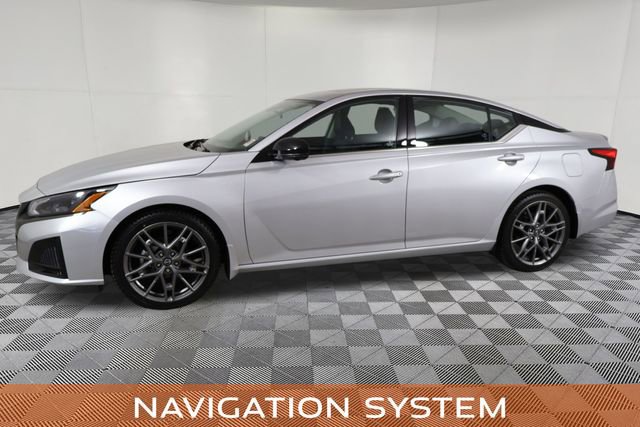 Used 2023 Nissan Altima 2.0 SR image 12