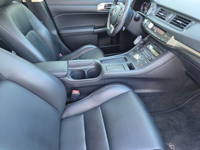Used 2017 Lexus CT 200h w/ Seat Comfort Package image 19