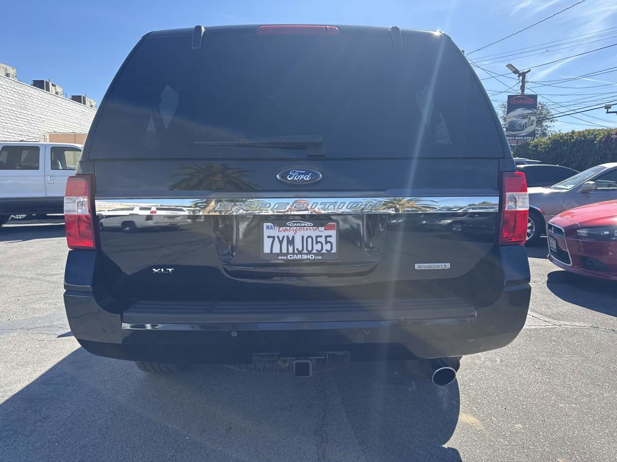 Used 2017 Ford Expedition XLT image 9